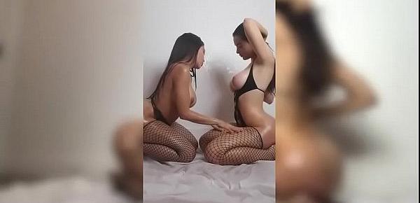  Lela Star masturbating with her friend